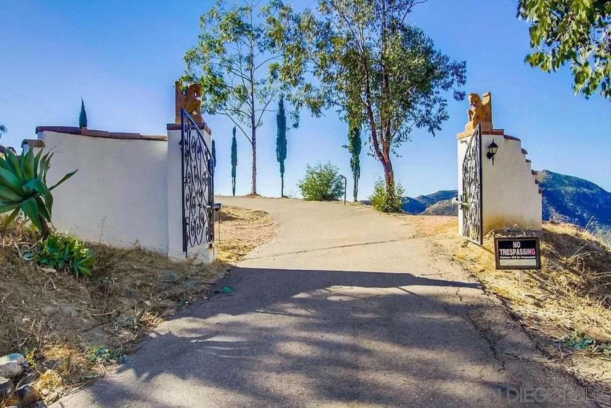 Private Home On 10 Acres - Heated Salt Pool & Jacuzzi, Mountain & City Views, Horseshoes, Basketball, Bbq, Golf Putting, Foosball, Croquet, Bose Stereo, White Cotton Bedding - Hilltop Hacienda, Pool Heat Optional Jamul Eksteriør billede