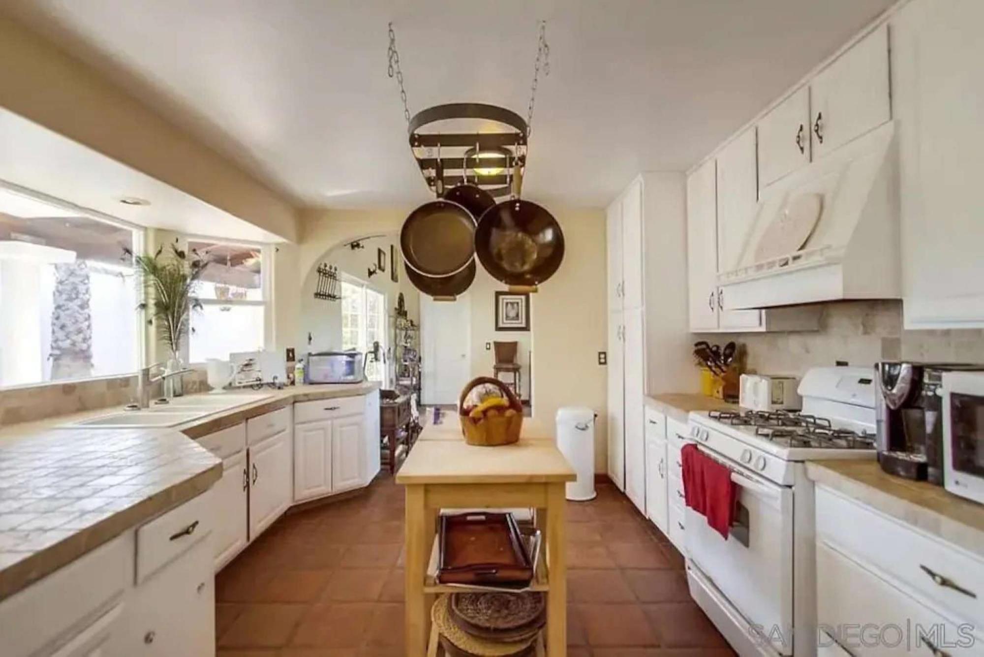 Private Home On 10 Acres - Heated Salt Pool & Jacuzzi, Mountain & City Views, Horseshoes, Basketball, Bbq, Golf Putting, Foosball, Croquet, Bose Stereo, White Cotton Bedding - Hilltop Hacienda, Pool Heat Optional Jamul Eksteriør billede
