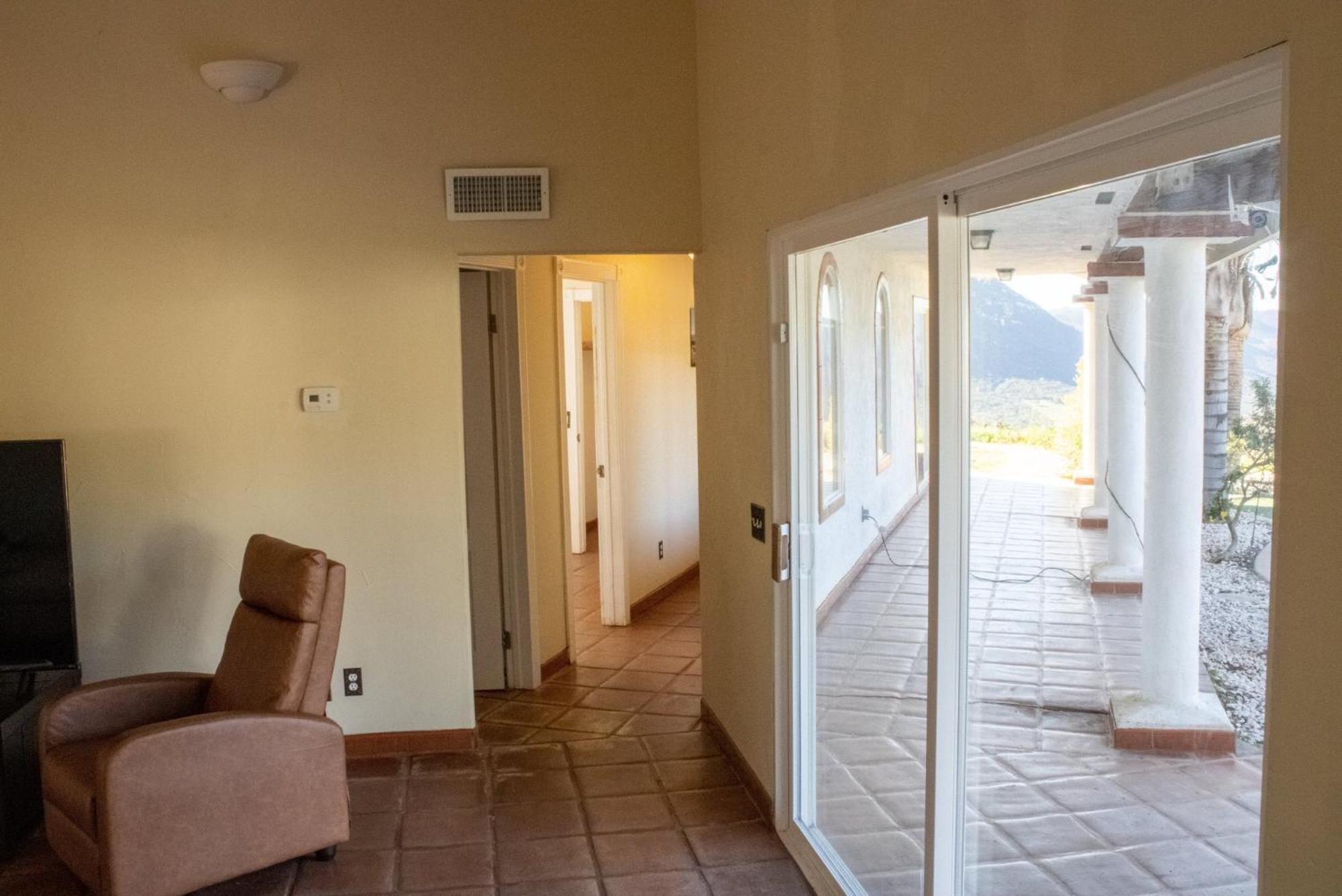 Private Home On 10 Acres - Heated Salt Pool & Jacuzzi, Mountain & City Views, Horseshoes, Basketball, Bbq, Golf Putting, Foosball, Croquet, Bose Stereo, White Cotton Bedding - Hilltop Hacienda, Pool Heat Optional Jamul Eksteriør billede