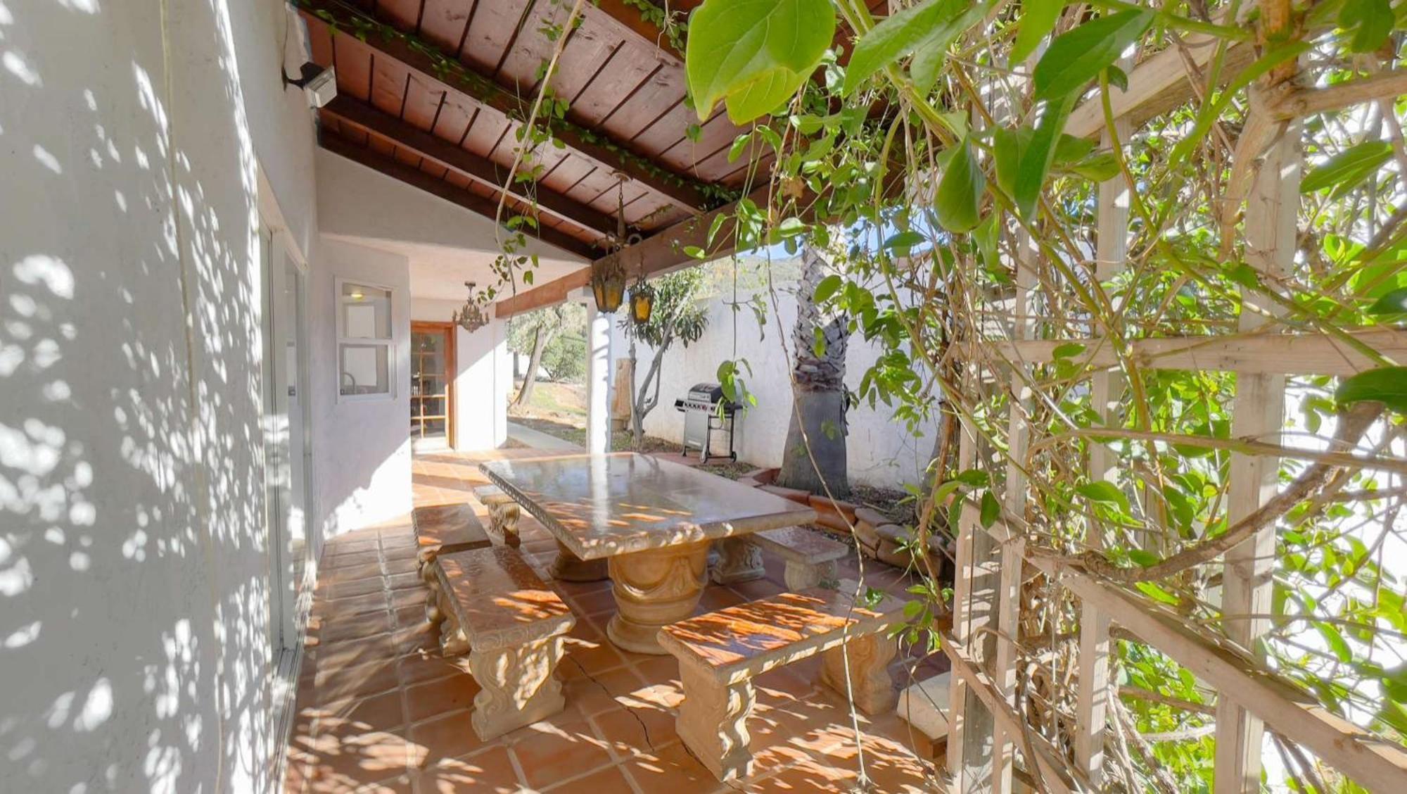 Private Home On 10 Acres - Heated Salt Pool & Jacuzzi, Mountain & City Views, Horseshoes, Basketball, Bbq, Golf Putting, Foosball, Croquet, Bose Stereo, White Cotton Bedding - Hilltop Hacienda, Pool Heat Optional Jamul Eksteriør billede