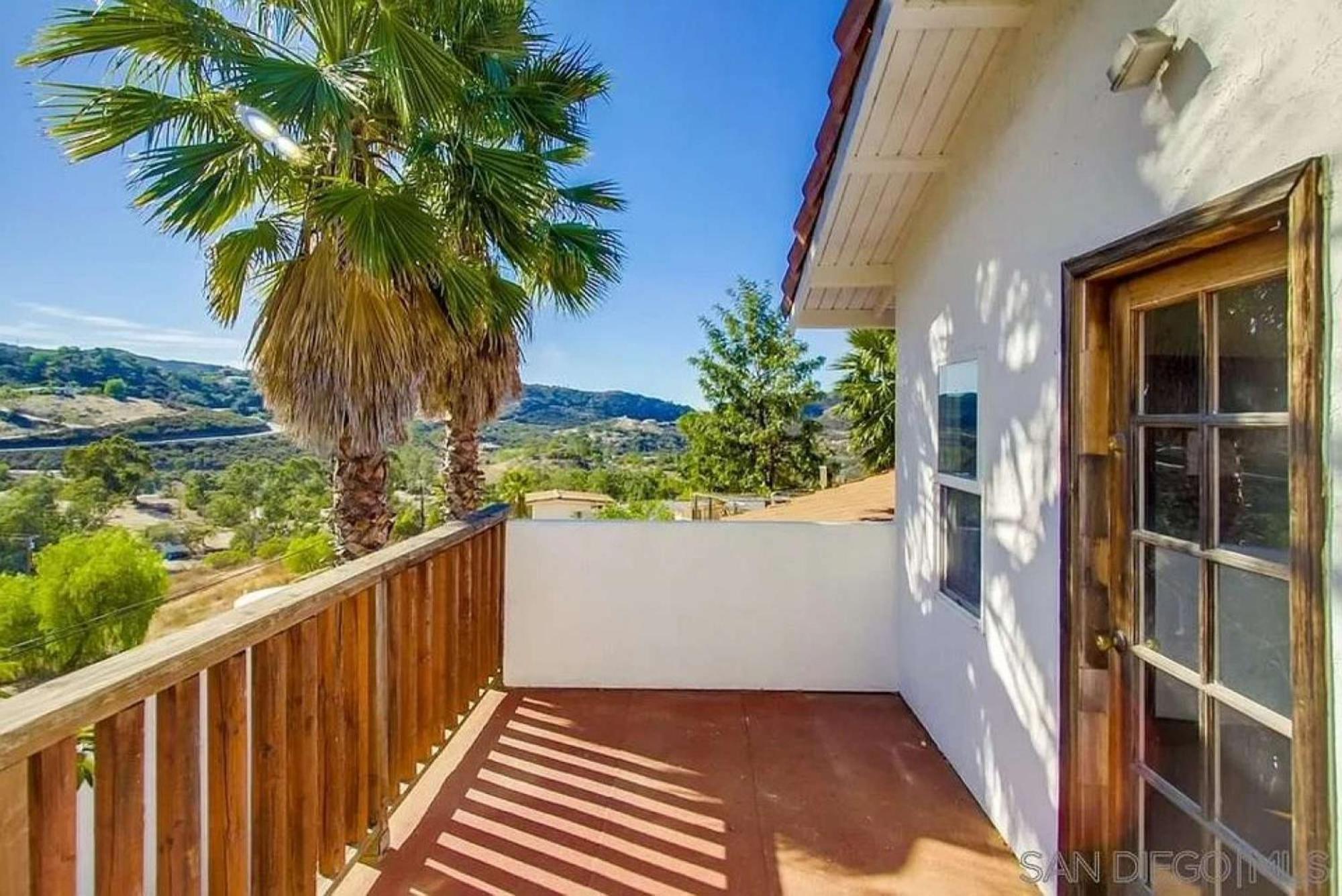 Private Home On 10 Acres - Heated Salt Pool & Jacuzzi, Mountain & City Views, Horseshoes, Basketball, Bbq, Golf Putting, Foosball, Croquet, Bose Stereo, White Cotton Bedding - Hilltop Hacienda, Pool Heat Optional Jamul Eksteriør billede