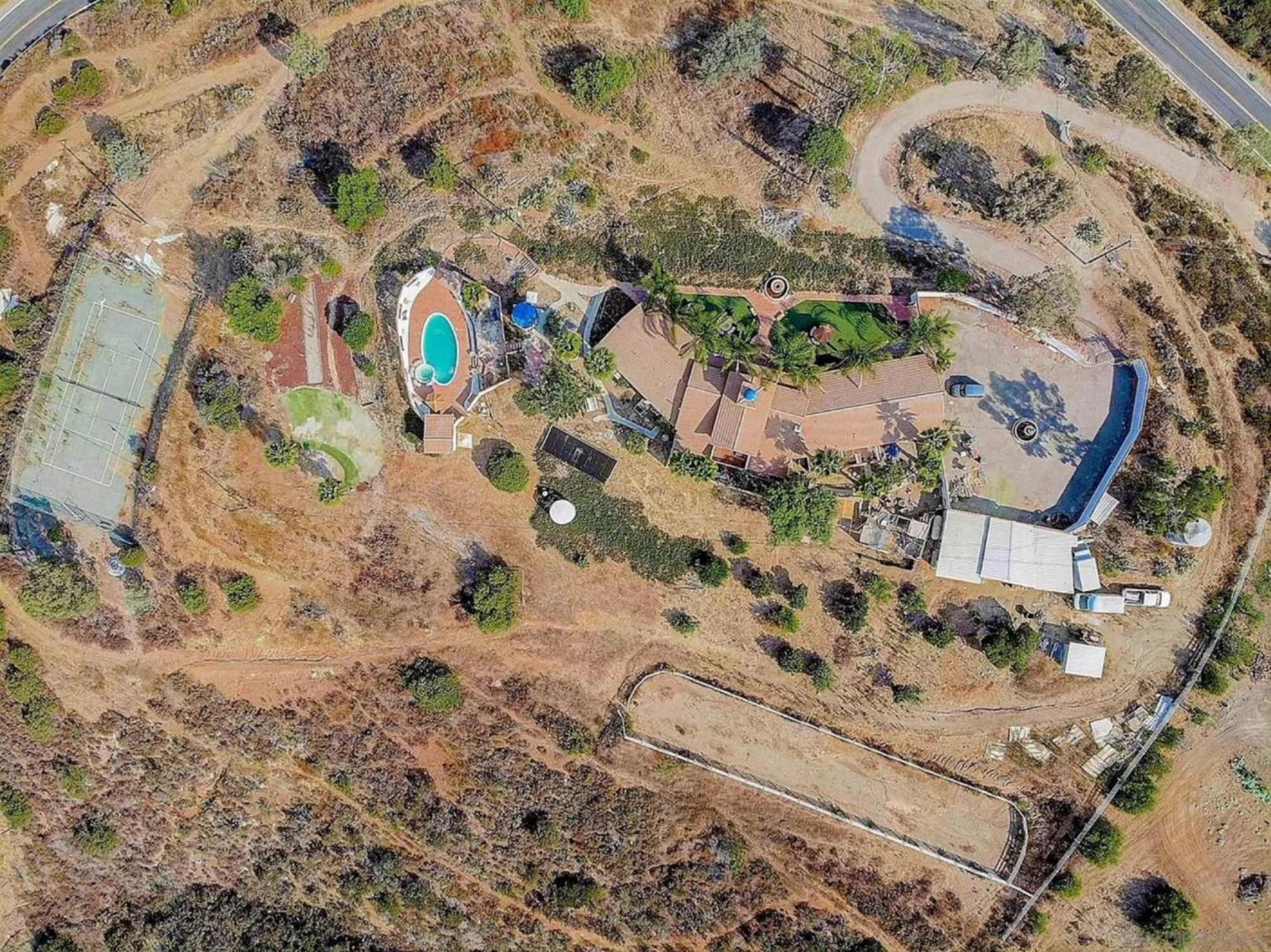 Private Home On 10 Acres - Heated Salt Pool & Jacuzzi, Mountain & City Views, Horseshoes, Basketball, Bbq, Golf Putting, Foosball, Croquet, Bose Stereo, White Cotton Bedding - Hilltop Hacienda, Pool Heat Optional Jamul Eksteriør billede
